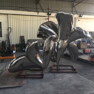 304 Polished Outdoor Metal Flower Sculptures , Stainless Steel Modern Metal Outdoor Sculptures