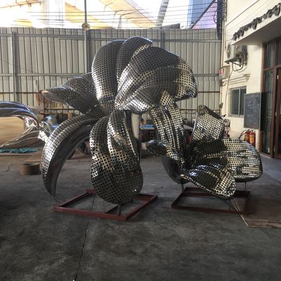 304 Polished Outdoor Metal Flower Sculptures , Stainless Steel Modern Metal Outdoor Sculptures